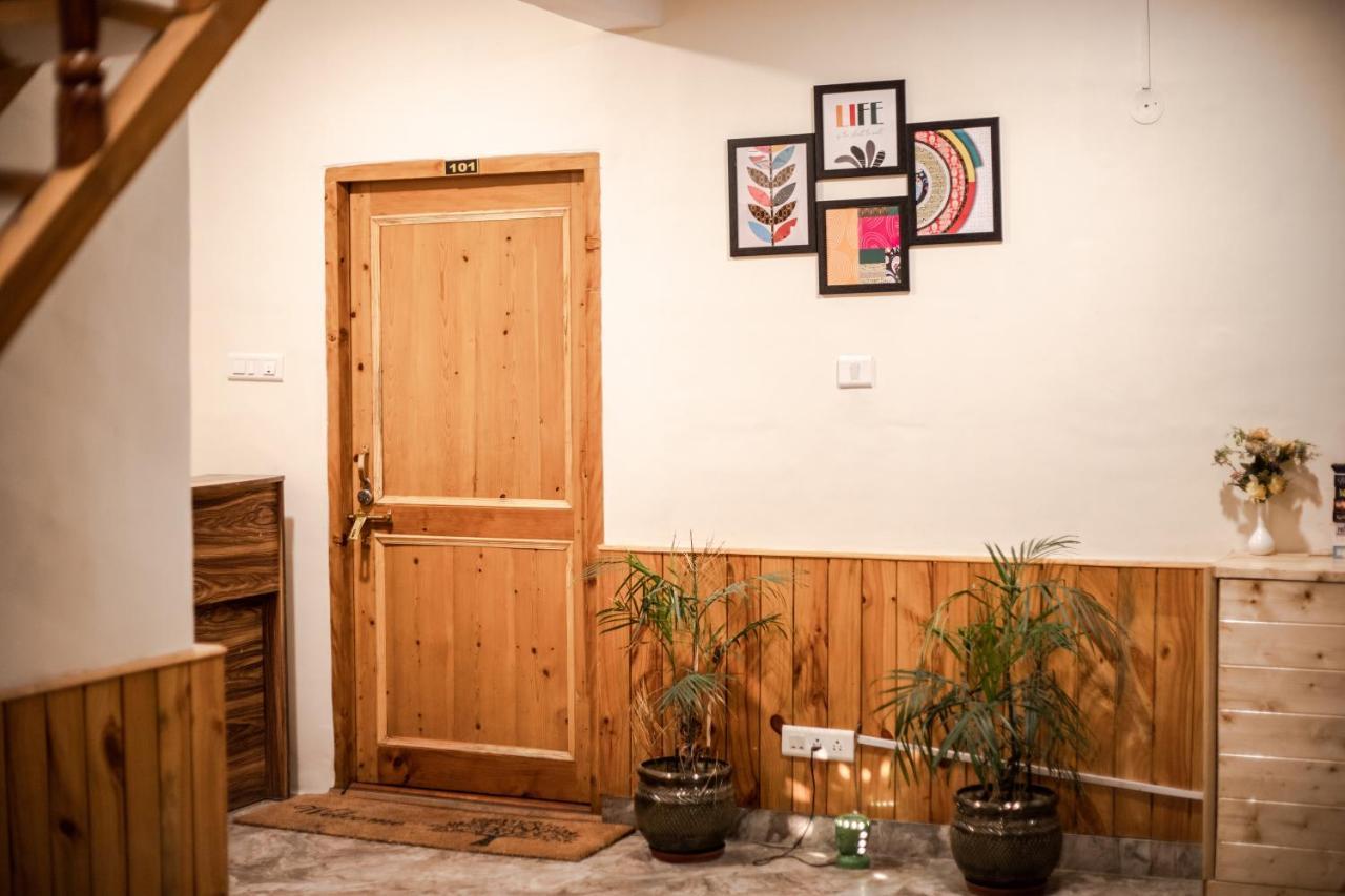 Tales N Trails Hotel Vashist Luaran gambar